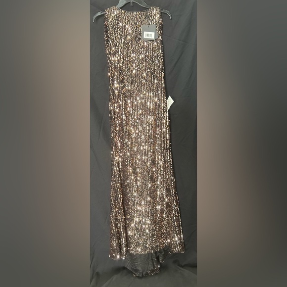 IEENA FOR MAC DUGGAL NWT 26331 Cowl Back Boat Neck Sequined Evening Gown - Picture 5 of 10